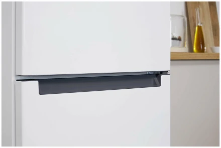 Двухкамерный холодильник Indesit DS 3200 W, капельная система, 339 л, белый