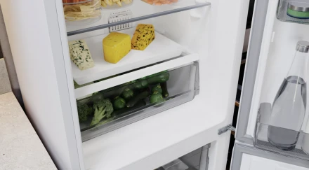 Холодильник Hotpoint  HT 5200 W, 325 л, внешнее покрытие-эмаль, размораживание - No Frost, дисплей, 60 см х 196 см х 64 см