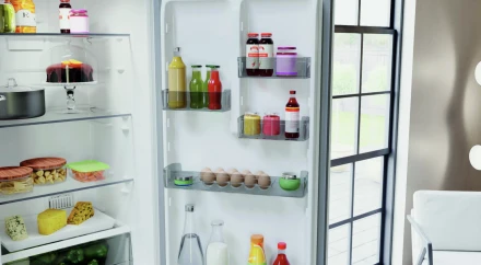 Холодильник Hotpoint  HT 5200 W, 325 л, внешнее покрытие-эмаль, размораживание - No Frost, дисплей, 60 см х 196 см х 64 см