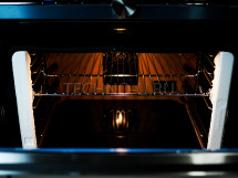 Электрический духовой шкаф Siemens HB676G0S1, серия iQ700, чёрный, 13 режимов, пиролитическая очистка, сенсорные переключатели 