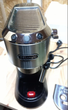 Уценённая кофеварка рожковая De'Longhi Dedica EC 685, металл (Потёртости, царапины.)